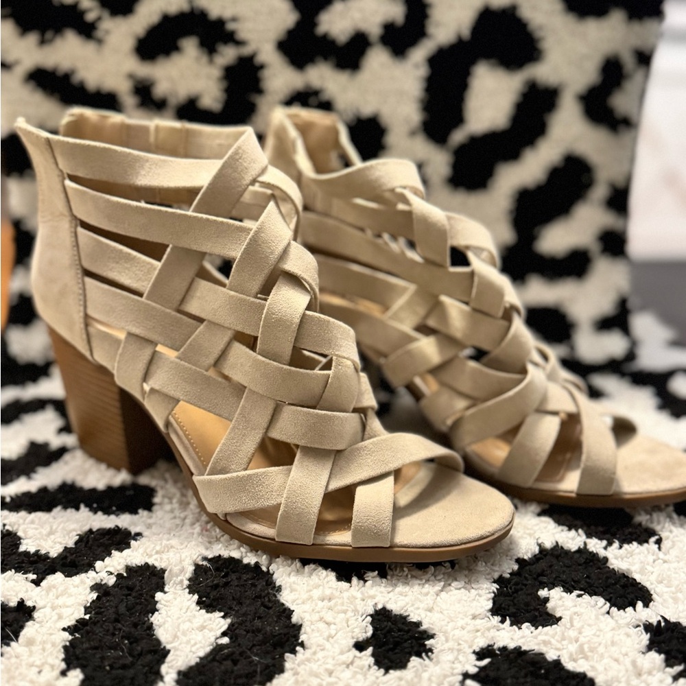 Beige Strappy Sandals sz.11